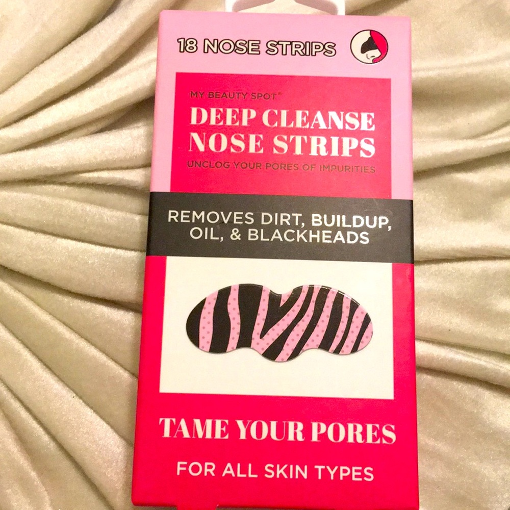 18 Nose Strips, removes dirt, buildup, oils & blackheads. Brand new